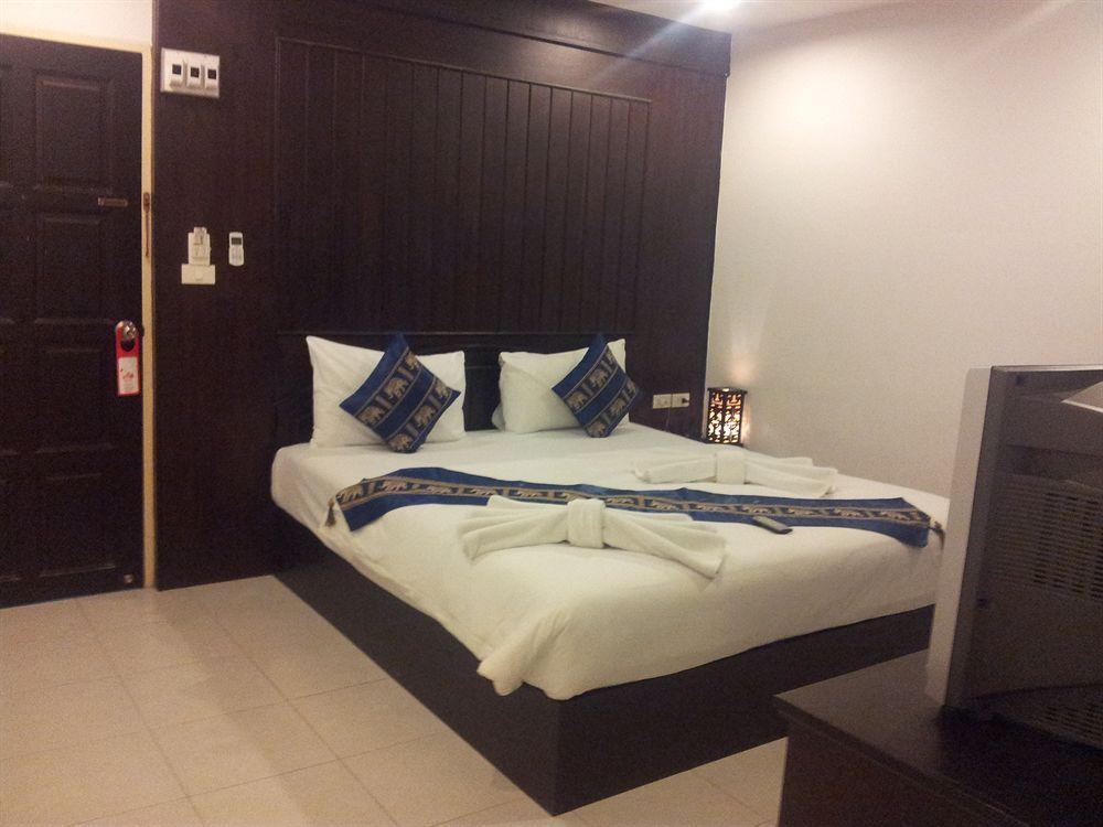 Patong Bay Guesthouse Екстериор снимка